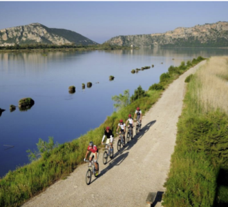 Biking en Costa NAvarino